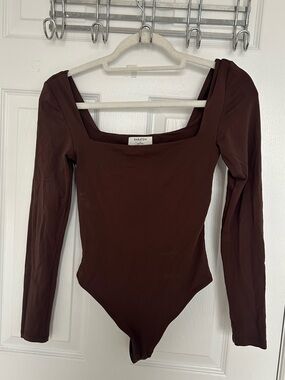 Babaton countour long sleeve body suit